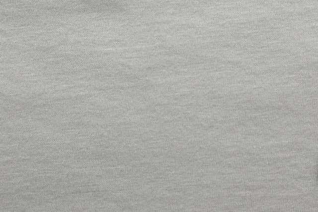 40番手ハイゲージ 天竺ニット ライトグレイ 全体の表面感となめらかな見え方（江戸ッ子 210ya）