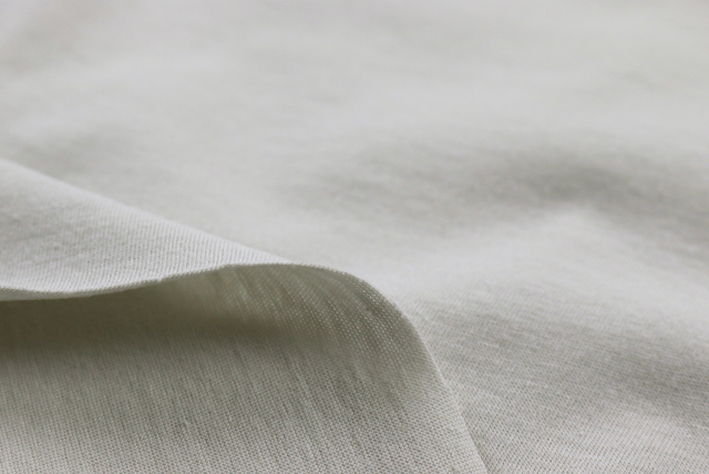 40番手ハイゲージ 天竺ニット ライトグレイ 表面のきめ細かさとやわらかな色合い（江戸ッ子 210ya）