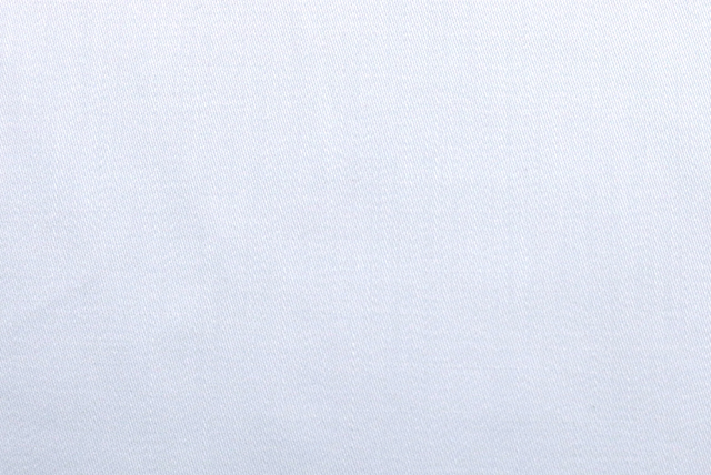 ６０コットン 広巾サテン シルクソフト うす水色 全体の表面感とやさしい色合い（江戸ッ子 210ya）