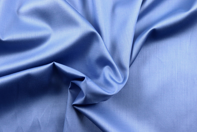 ８０コットン サテン シルクソフト ウェッジウッドブルー ドレープ感とやわらかな落ち感（江戸ッ子 210ya）