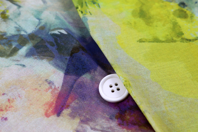 コットン強撚スムースニットプリント ぼかし柄 オフ地 柄ディテールアップ(水彩調表現)