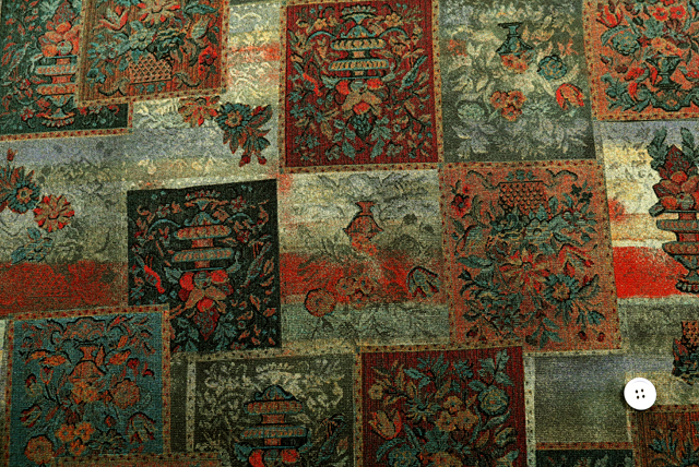 ポリエステル ゴブラン風プリント グリーン・レンガ系 全体