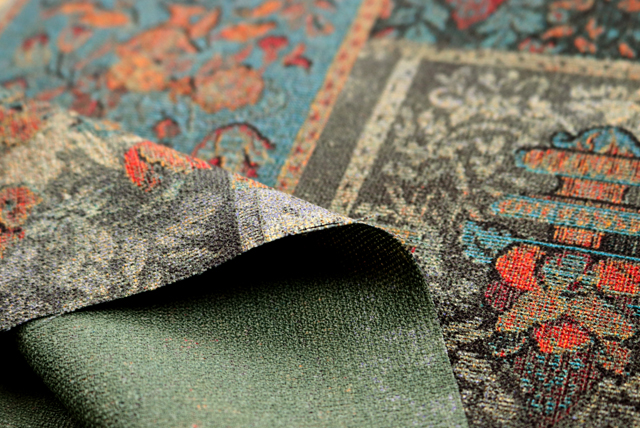 ポリエステル ゴブラン風プリント グリーン・レンガ系 裏面