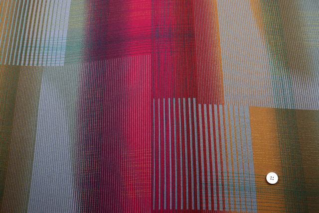 ポリエステル ぼかしチェックプリント レッド・グリーン系 全体