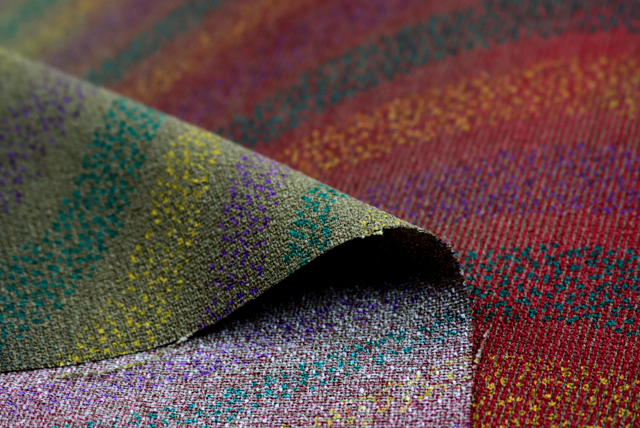 ポリエステル ぼかし波柄プリント 裏面