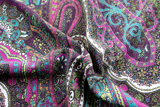 うすピーチスキン ペイズリープリント 抹茶・ターコイズグリーン・赤紫系 ドレープ