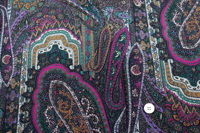 うすピーチスキン ペイズリープリント くすんだ山吹・鉄緑・赤紫系 生地全体