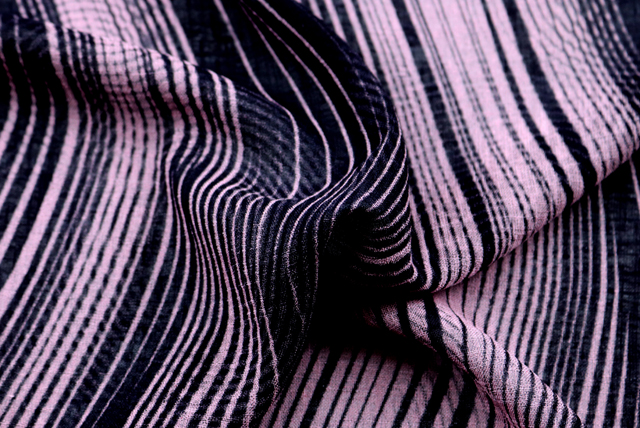 トリアセボイル 流水プリント くすんだピンク×黒 ドレープ