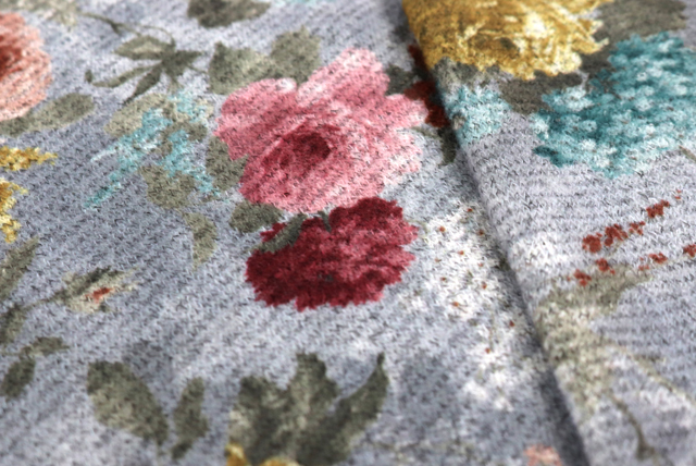 ストレッチ起毛 フラワーニット うすグレイ地 表面アップ