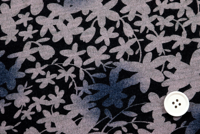 ウール混 起毛ニット 影花モチーフ 黒×灰桜系 柄アップ(江戸ッ子 210ya)