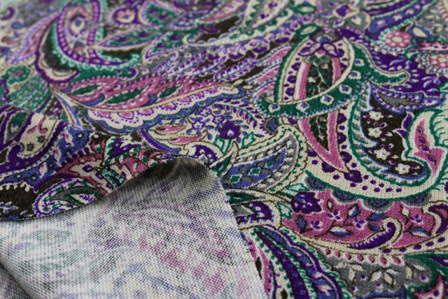 ウール混 起毛ペイズリープリント オフベージュ地×グリーン・パープル系 裏面・厚み