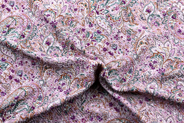 ふくれちりめんニット ペイズリープリント ピンク系 ドレープ