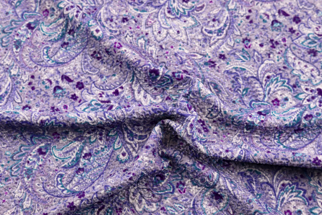 ふくれちりめんニット ペイズリープリント ラベンダー系 ドレープ