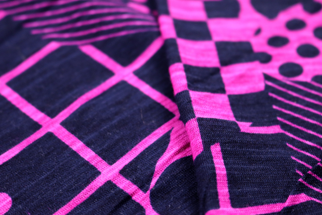 スラブニット 幾何柄プリント マゼンダ 柄アップ(江戸ッ子 210ya)