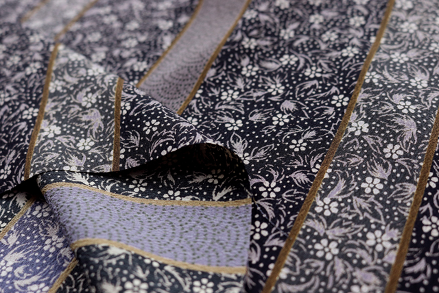 ポリエステル ちりめん 和調プリント 黒系 裏面(江戸ッ子 210ya)