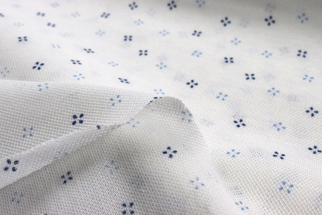 鹿の子ニット 小紋プリント 白地に青系 裏面と鹿の子の表面感アップ（江戸ッ子 210ya）