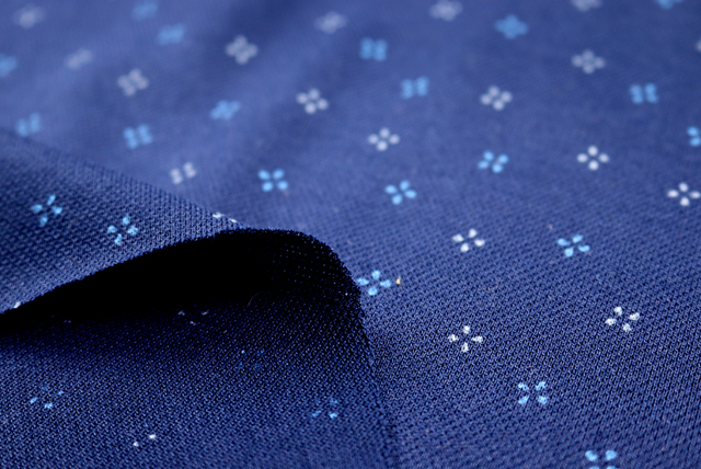 鹿の子ニット 小紋プリント 濃紺地に青系 裏面と鹿の子の表面感アップ（江戸ッ子 210ya）