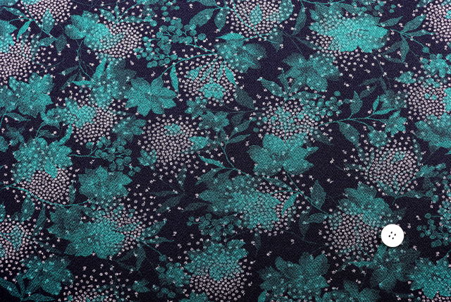 ストレッチちりめんニット 和モダン花柄 深緑 全体(江戸ッ子 210ya)