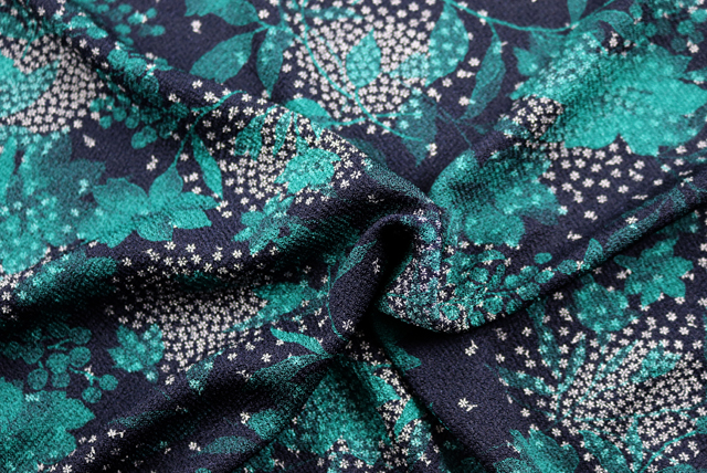 ストレッチちりめんニット 和モダン花柄 深緑 ドレープ(伸縮と落ち感の参考)