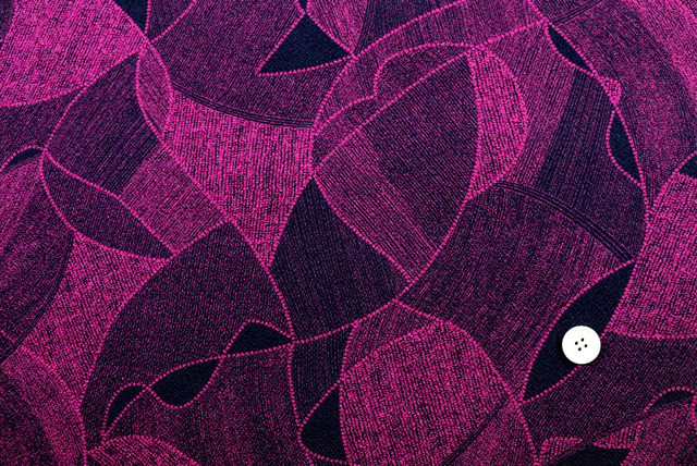 ストレッチ ちりめんニット モダン流水柄 マゼンダ 全体（江戸ッ子 210ya）