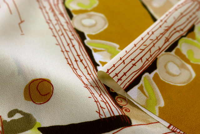 デシンプリント 和モダン更紗調 ピーチ 表面感（江戸ッ子 210ya）