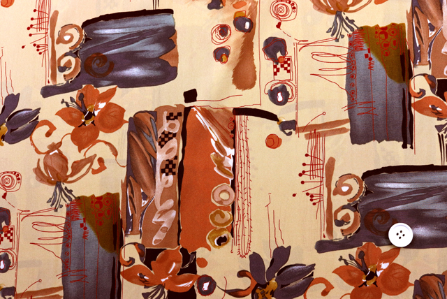 デシンプリント 和モダン更紗調 ブラウンベージュ 全体（江戸ッ子 210ya）