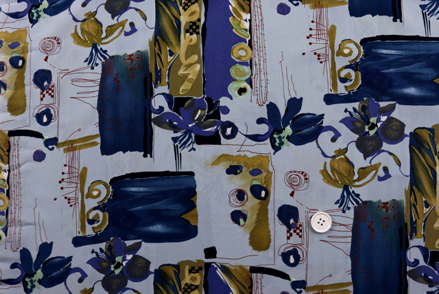 デシンプリント 和モダン更紗調 うすいブルーグレイ 全体（江戸ッ子 210ya）